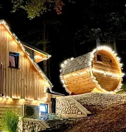 Prázdninový dům Romantic Cabin With Hot/cold Tub And Finnish Sauna *