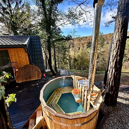 Romantic Cabin With Hot/cold Tub And Finnish Sauna Počitniška hiša *