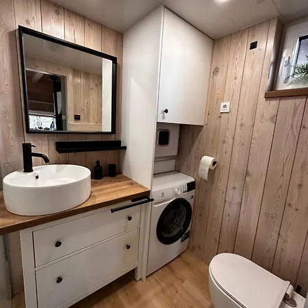 Prázdninový dům Romantic Cabin With Hot/cold Tub And Finnish Sauna *
