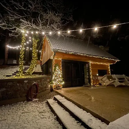 Romantic Cabin With Hot/cold Tub And Finnish Sauna
